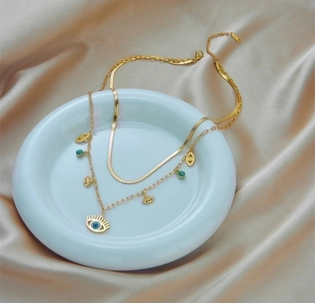 Double chain eye necklace