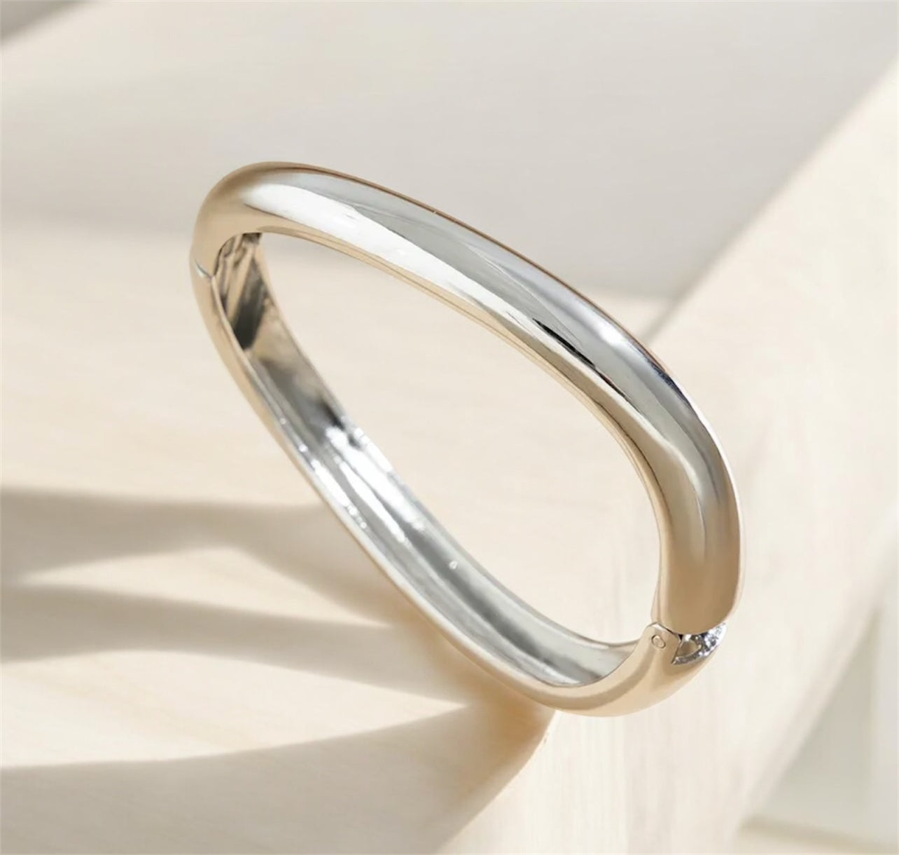 Elegantina Bangle