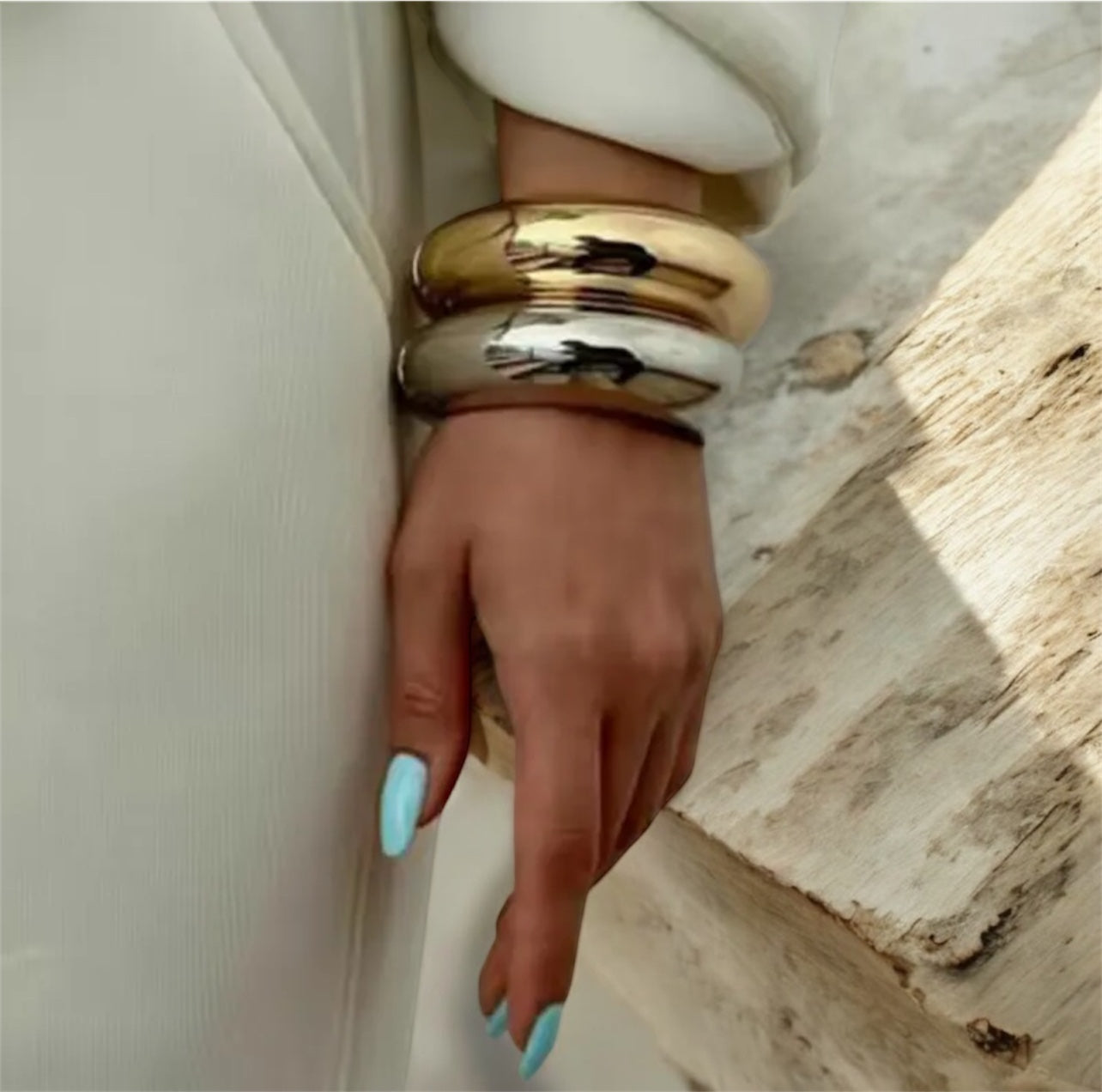 Fashion bangles